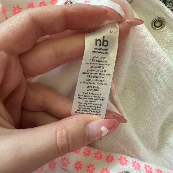 Carter's Onesie with Cute Pink Flowers and Bows (Newborn) - Picture 5 of 5